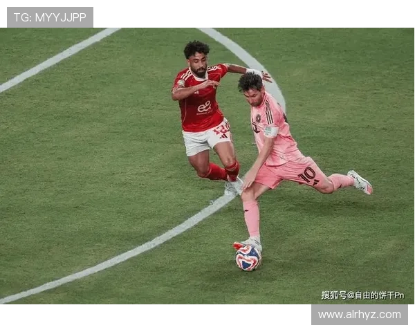 足球明星与粉丝们的心灵互动与激情瞬间共鸣的故事